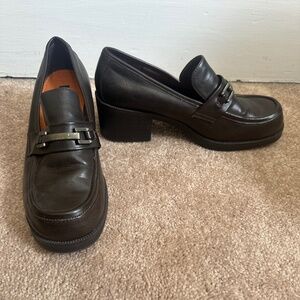 Dark brown chunky vintage leather loafer
